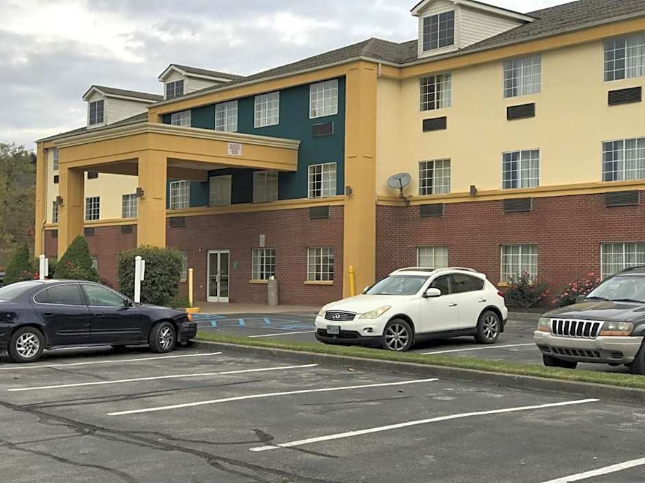 Days Inn by Wyndham Norton