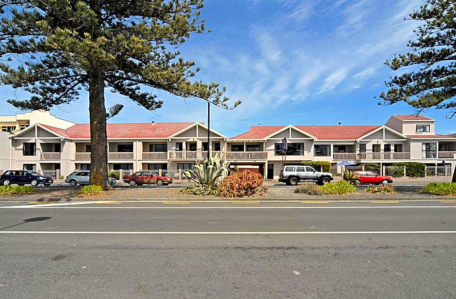 Edgewater Motor Lodge