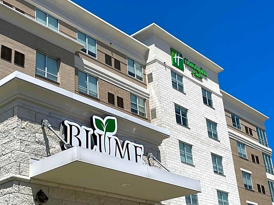 Holiday Inn & Suites Farmington Hills - Detroit NW, an IHG Hotel By IHG