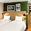 Campanile Les Ulis Hotel
