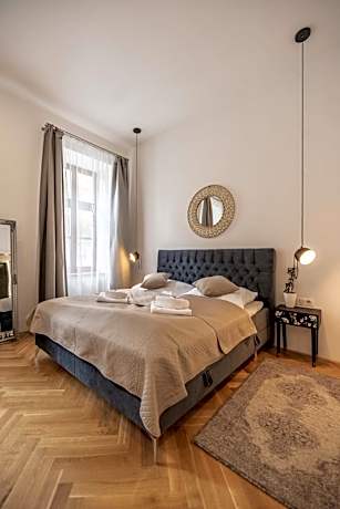 Apartment with Garden View