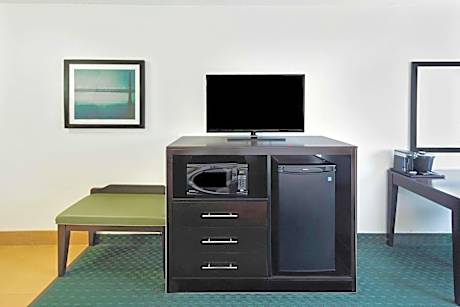 King Room with Bath Tub - Mobility/Hearing Accessible - Non-Smoking