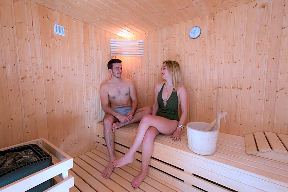 Les Carmes and spa