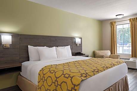 King Room - Mobility Access/Non-Smoking