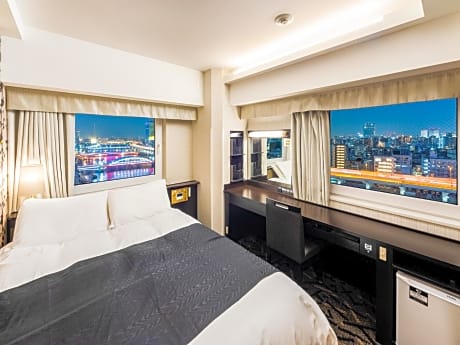 Corner Double Room with View - Non-Smoking