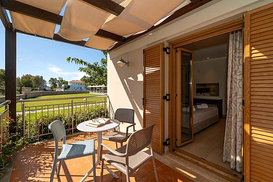 Niriides Luxury Villas