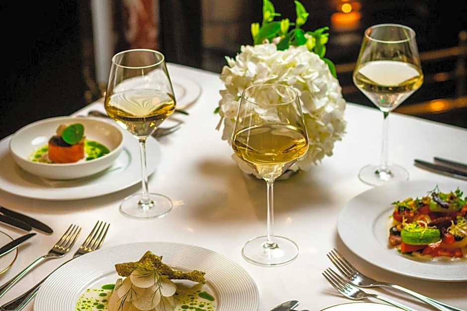 The Shelbourne, Autograph Collection