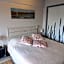 Les Yeux Bleus Bed & Breakfast