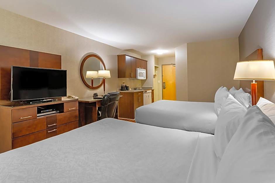Photo 1 of 5 of Queen Room with Two Queen Beds and Kitchenette