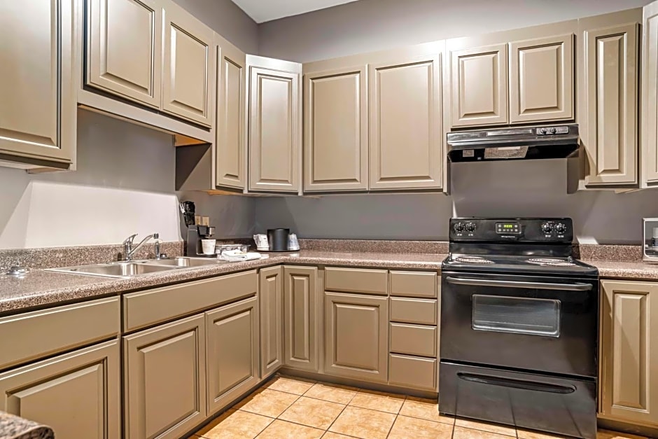 Best Western Plus Two Rivers Hotel & Suites
