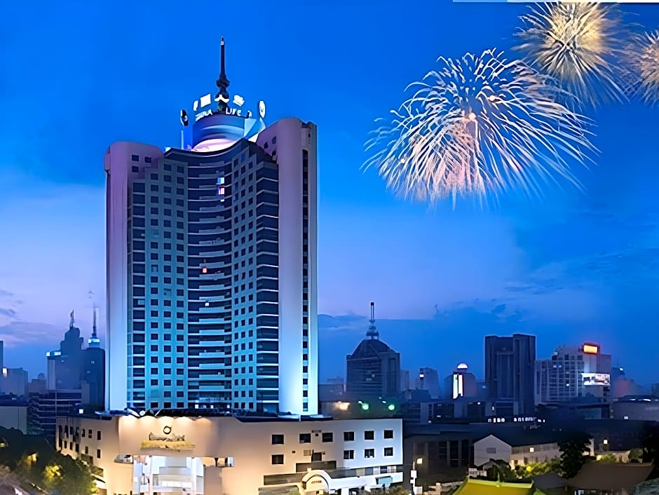 Kunming Green Land Hotel