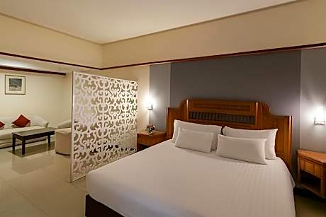 Grand Deluxe King Room