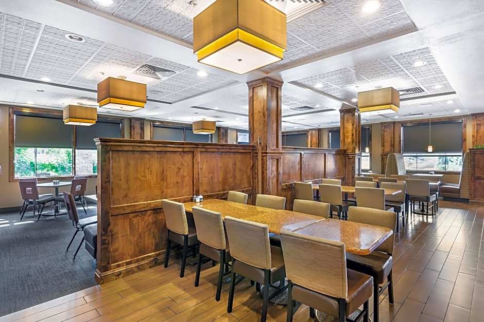 Best Western Premier Ivy Inn & Suites