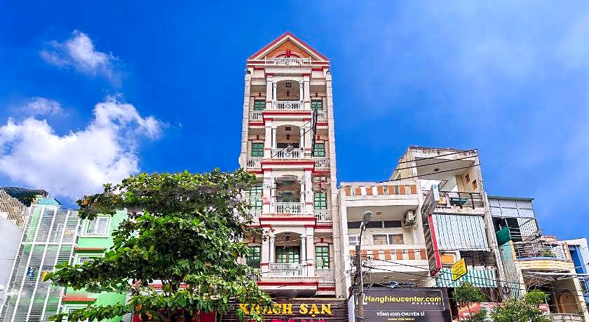 OYO 373 Habana Hotel