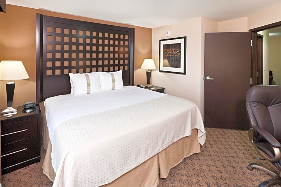 Holiday Inn Hotel & Suites Tulsa South, an IHG Hotel