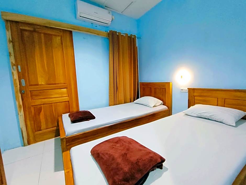 Wisma Kencana Syariah near UNS Mitra RedDoorz