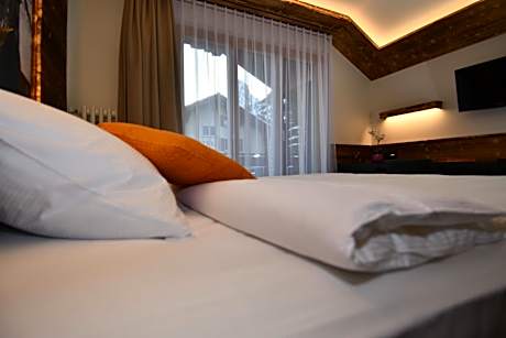 Superior Queen Room with Matterhorn View