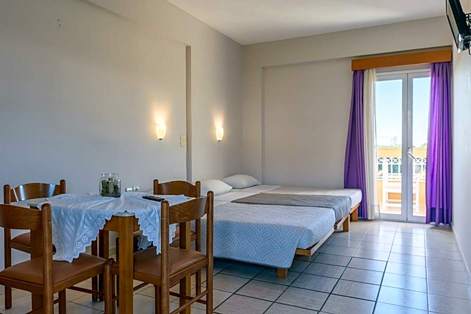 Danelis Studios & Apartments