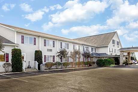 Super 8 by Wyndham St. Ignace