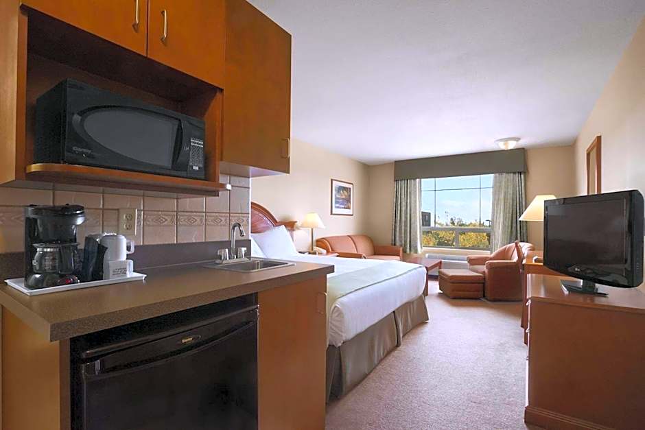 Super 8 by Wyndham Fort St. John BC