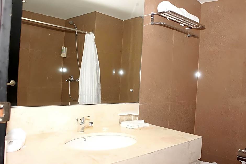Hardys Rofa Hotel And Spa Legian