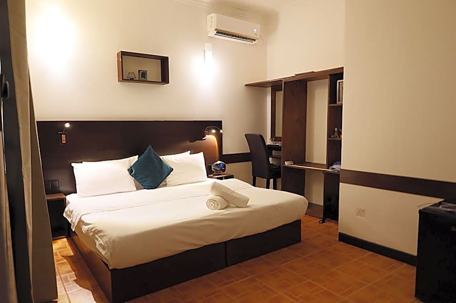 Samaik Thulusdhoo Inn