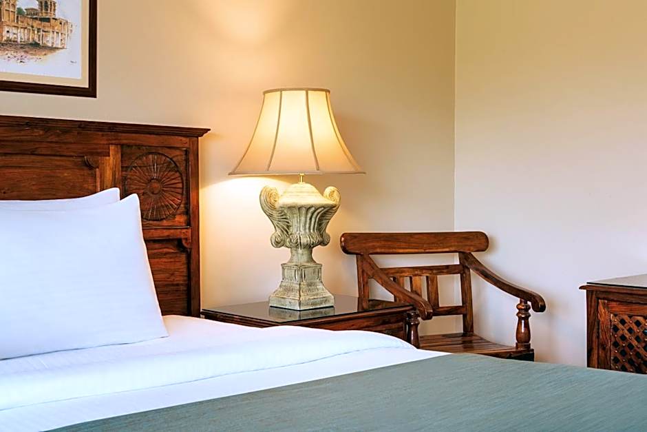 Al Hamra Village Hotel