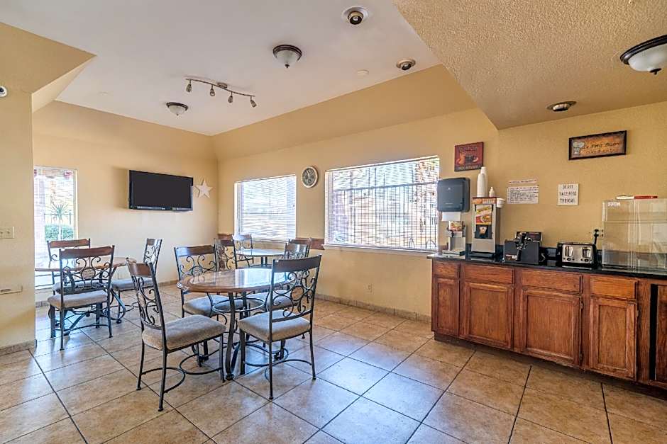 Econo Lodge Inn & Suites Downtown San Antonio