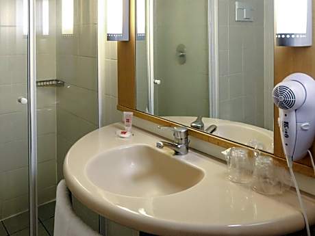 Standard Room with One Double and One Child Bed