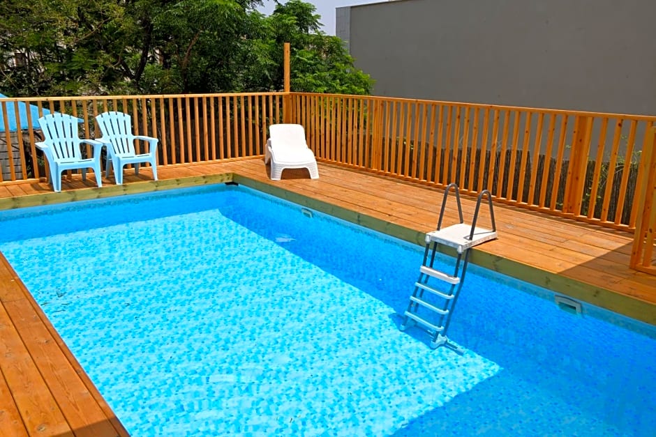 Domos Tiberias - Heated pool דומוס טבריה- בריכה מחוממת