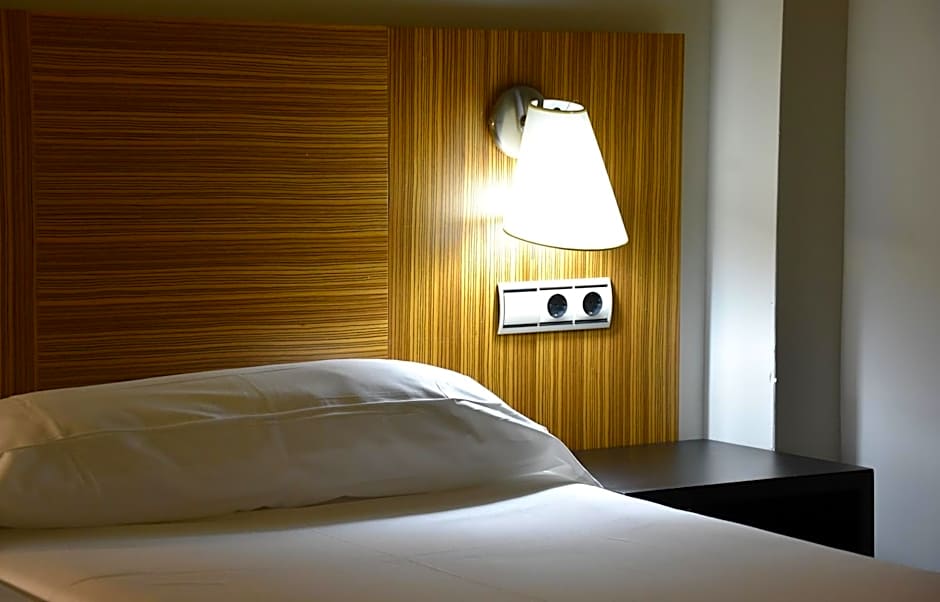 Hotel y Apartamentos SNO Isaba