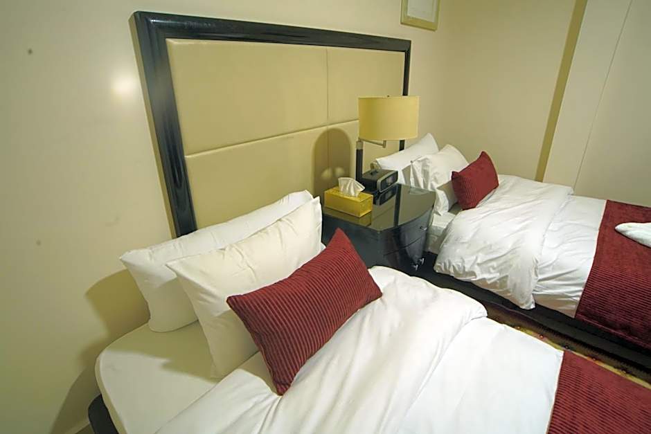 Over Mountains Hotel