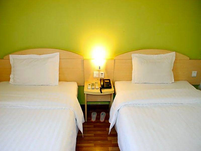 7 Days Inn Huayin Huashan Mountain Scenic Spot