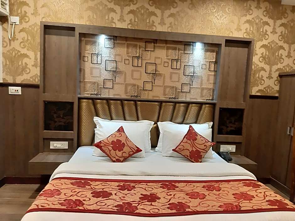 Hotel Chintpurni International