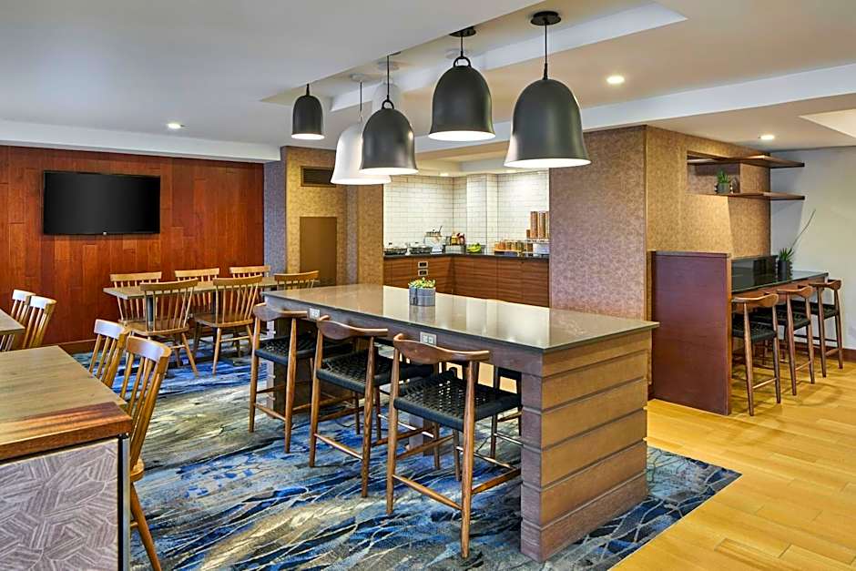 Fairfield Inn & Suites by Marriott Rochester East