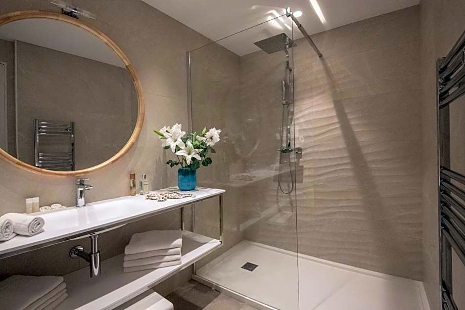 Photo 1 of 5 of Luxury