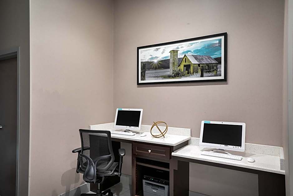 La Quinta Inn & Suites by Wyndham West Memphis