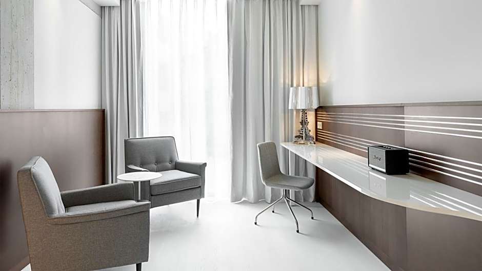 Ruby Ella Hotel Cologne By IHG