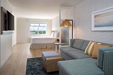 King Room with Accessible Tub - Disability Access