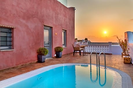 TRAMONTO SECRET VILLAS