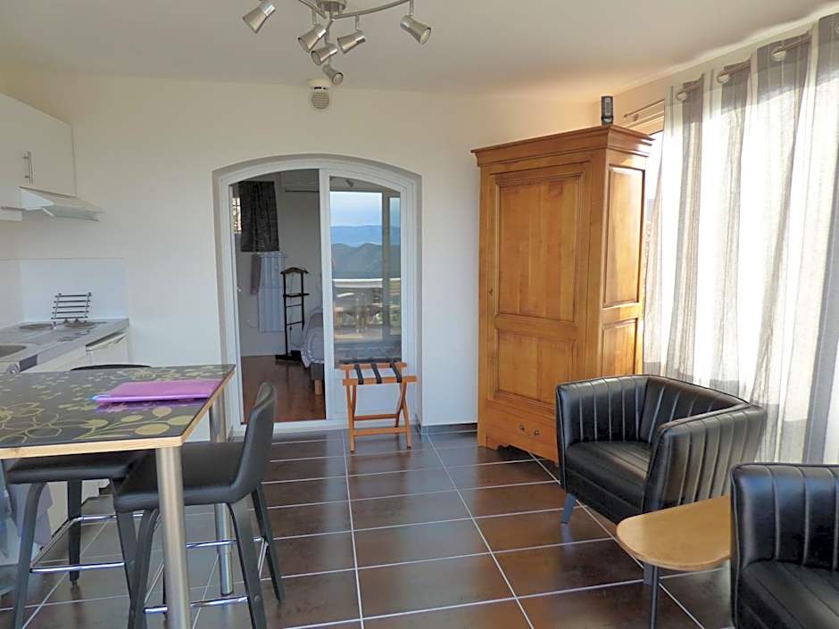 Chambre d'Hôtes avec kitchenette Vue Mer et montagnes L'Estérel Panoramique