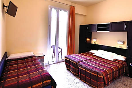 Deluxe Quadruple Room