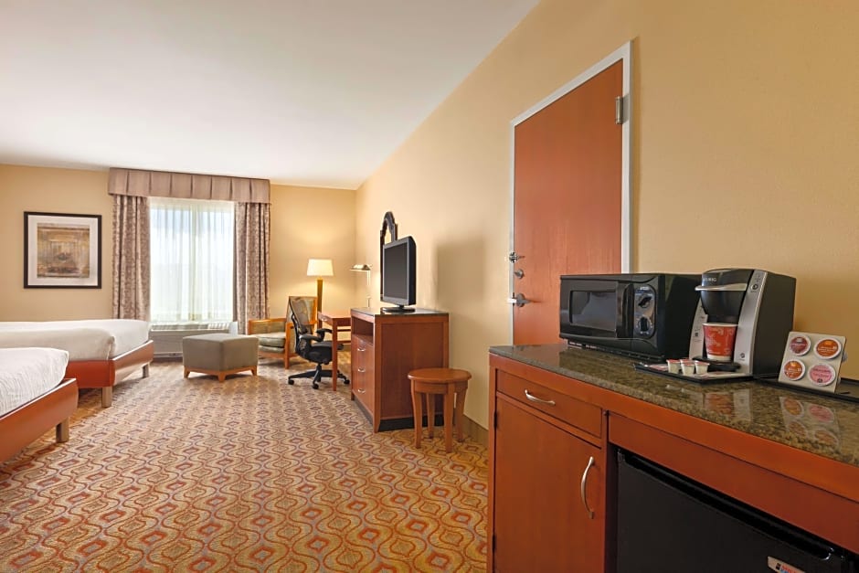 Photo 1 of 7 of 2 Double Beds, Hearing/Mobility Accessible, Bathtub