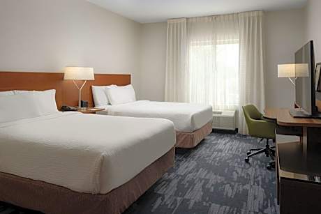 Queen Room with Two Queen Beds - Hearing Accessible