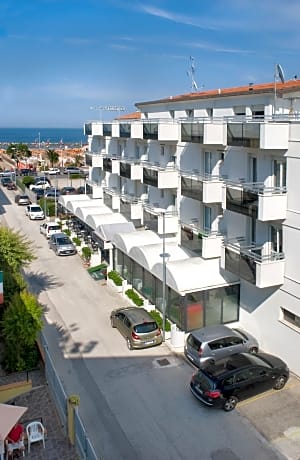 Double or Twin Room with Balcony and Sea View