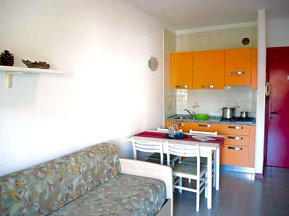 Renewed two-roomed flat with swimming pool