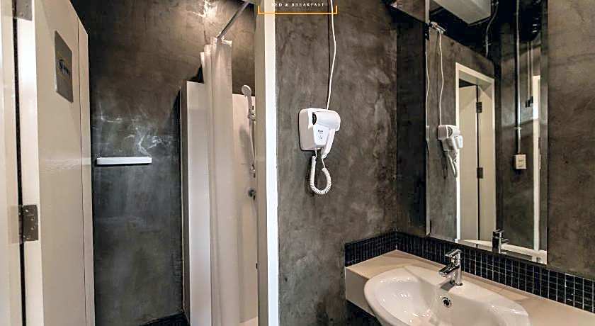 Post Factory Bed & Breakfast Hostel