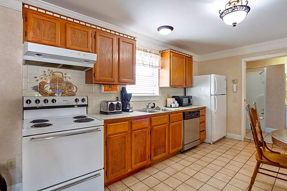 Edgewater Inn - Biloxi Beach