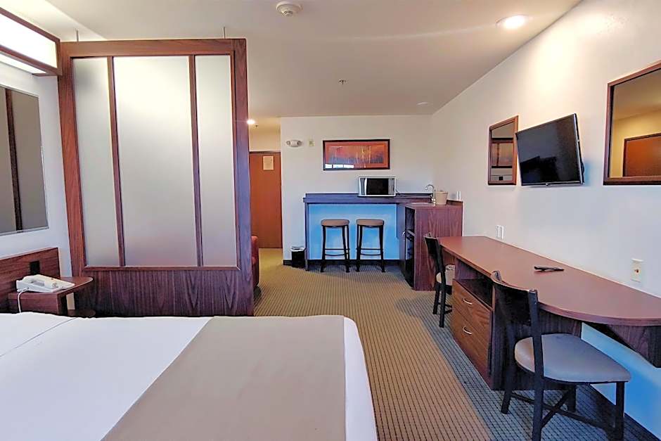 Microtel Inn & Suites by Wyndham Ciudad Juarez/US Consulate