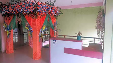 SPOT ON Maharana Palace